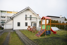 V Holýšově vznikl nový typ bydlení pro děti z Dětského domova Staňkov V Holýšově vznikl nový typ bydlení pro děti z Dětského domova Staňkov